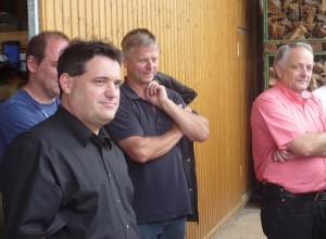 Freie Wähler-Stadträte Rainer Plessing, Michael Hörr und Jürgen Geiger (v. links), im Hintergrund Jürgen Thumm