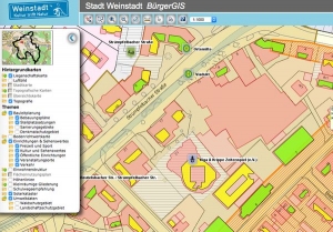 Ausschnitt aus dem Bürger-GIS von Weinstadt: Liegenschaftskarte, Bebauungsplan und Solarkataster sind überlagert